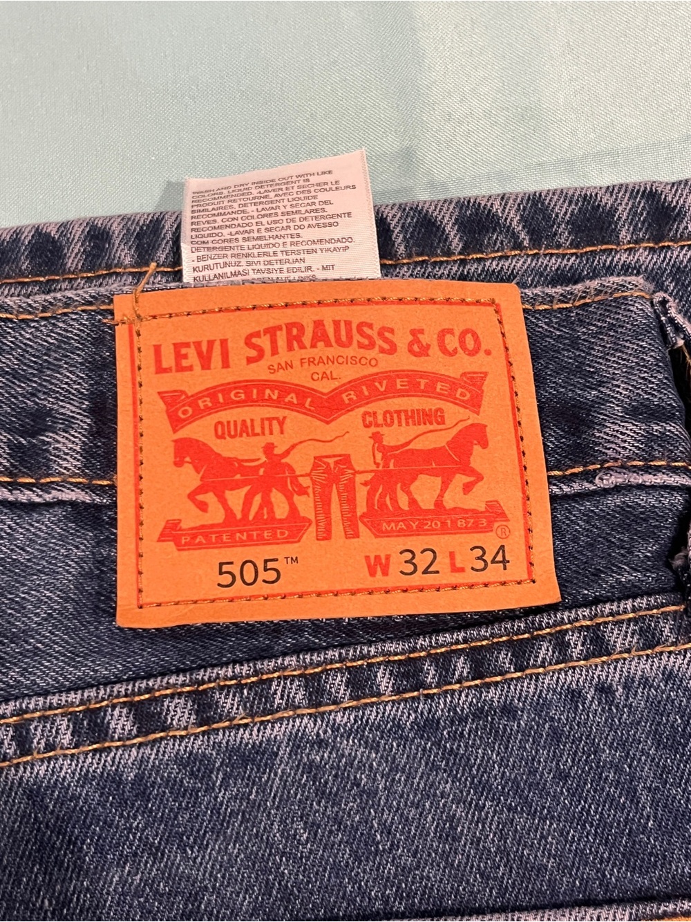Levi's 505 Men's Relaxed Jeans in Blue NWOT